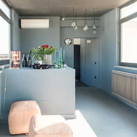 Cool Rooftop At Walking Distance From Duomo アパート *