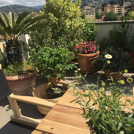 Cool Rooftop At Walking Distance From Duomo *